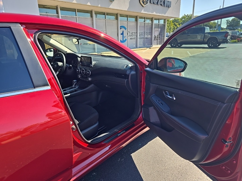 2024 Nissan Sentra SV photo 17