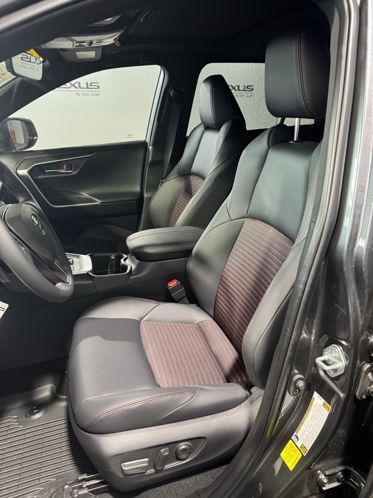 2025 Toyota RAV4 Hybrid XSE photo 30