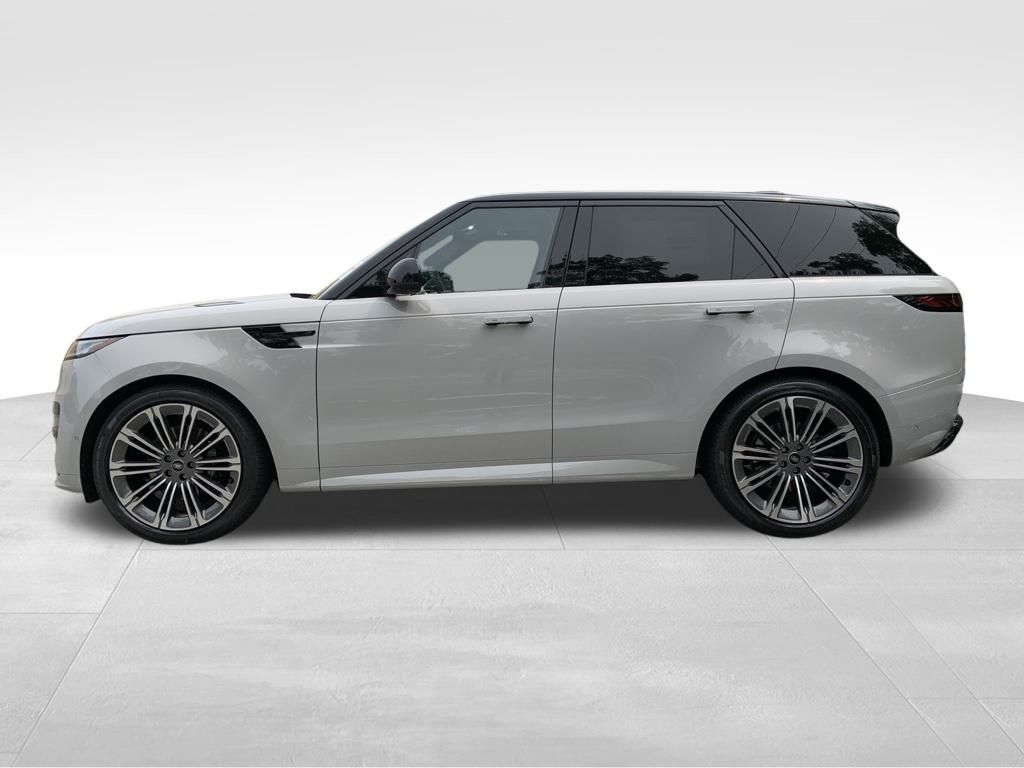 2025 Land Rover Range Rover Sport SE photo 4