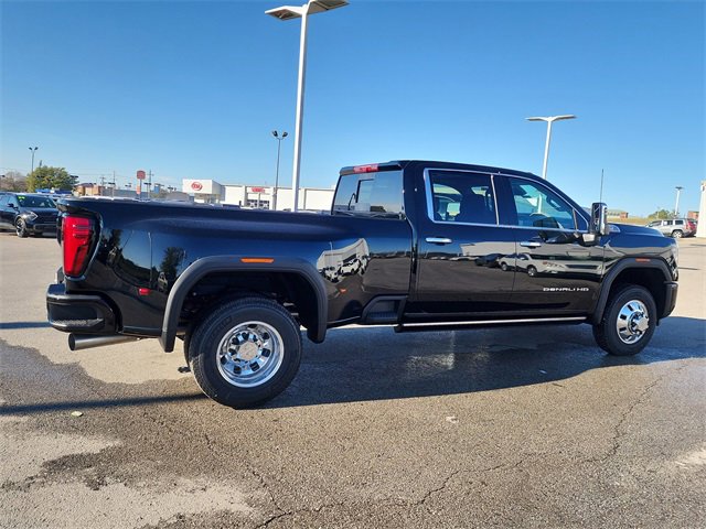 2026 Gmc Sierra 3500 HD Denali photo 2