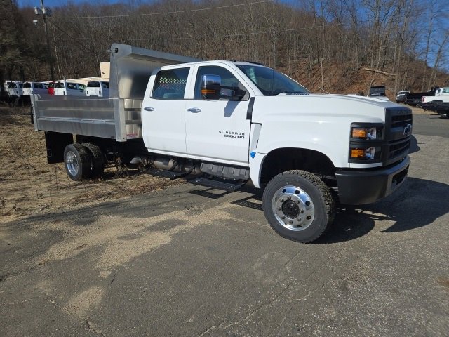 2024 Chevrolet Silverado 4500 Medium Duty Chassis Cab Work Truck's photo