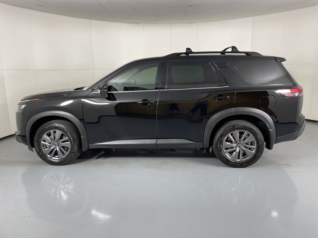 2025 Nissan Pathfinder SV photo 4