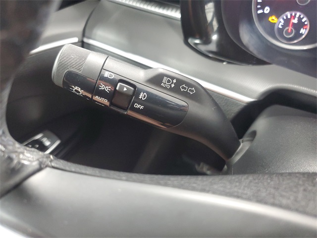 2022 Kia K5 GT-Line photo 17