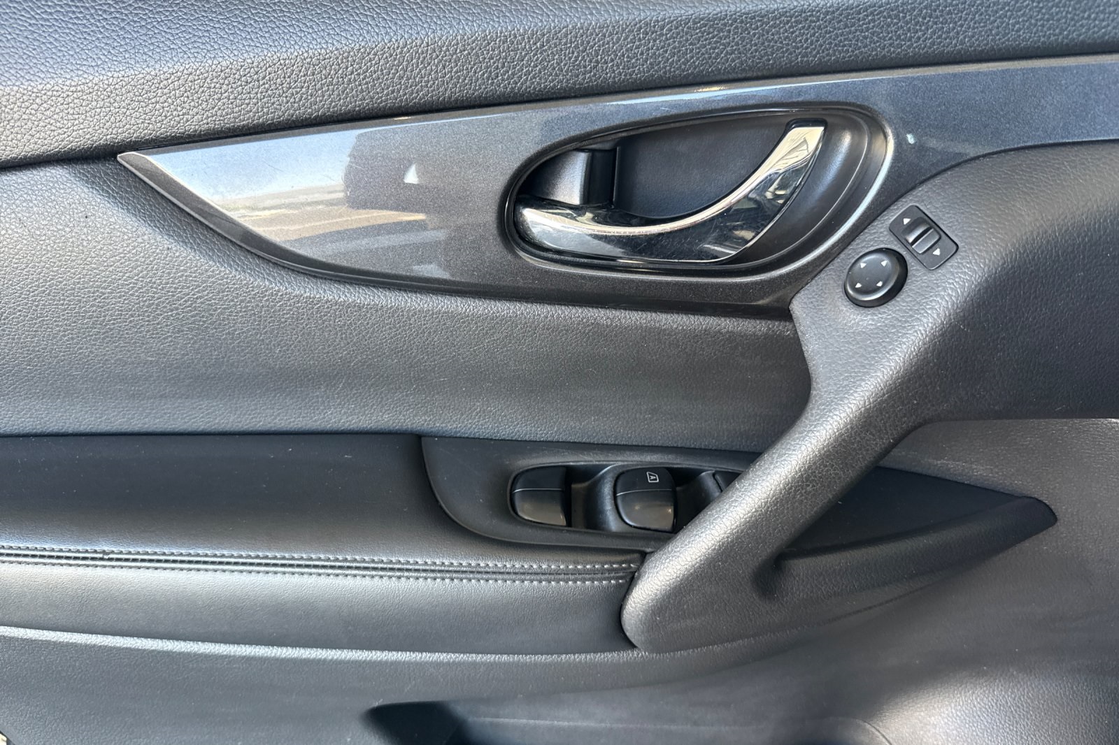 2018 Nissan Rogue S photo 8
