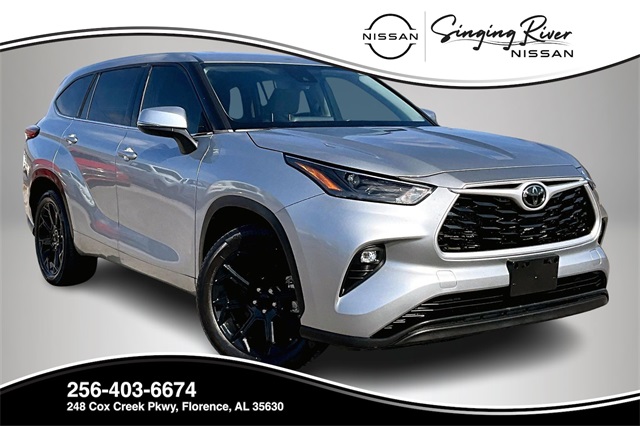2022 Toyota Highlander LE's photo