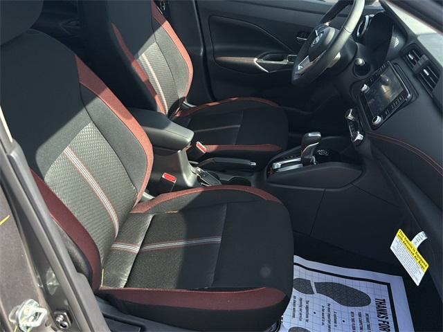 2025 Nissan Versa 1.6 SR photo 13
