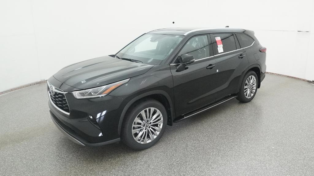 2026 Toyota Highlander Platinum's photo