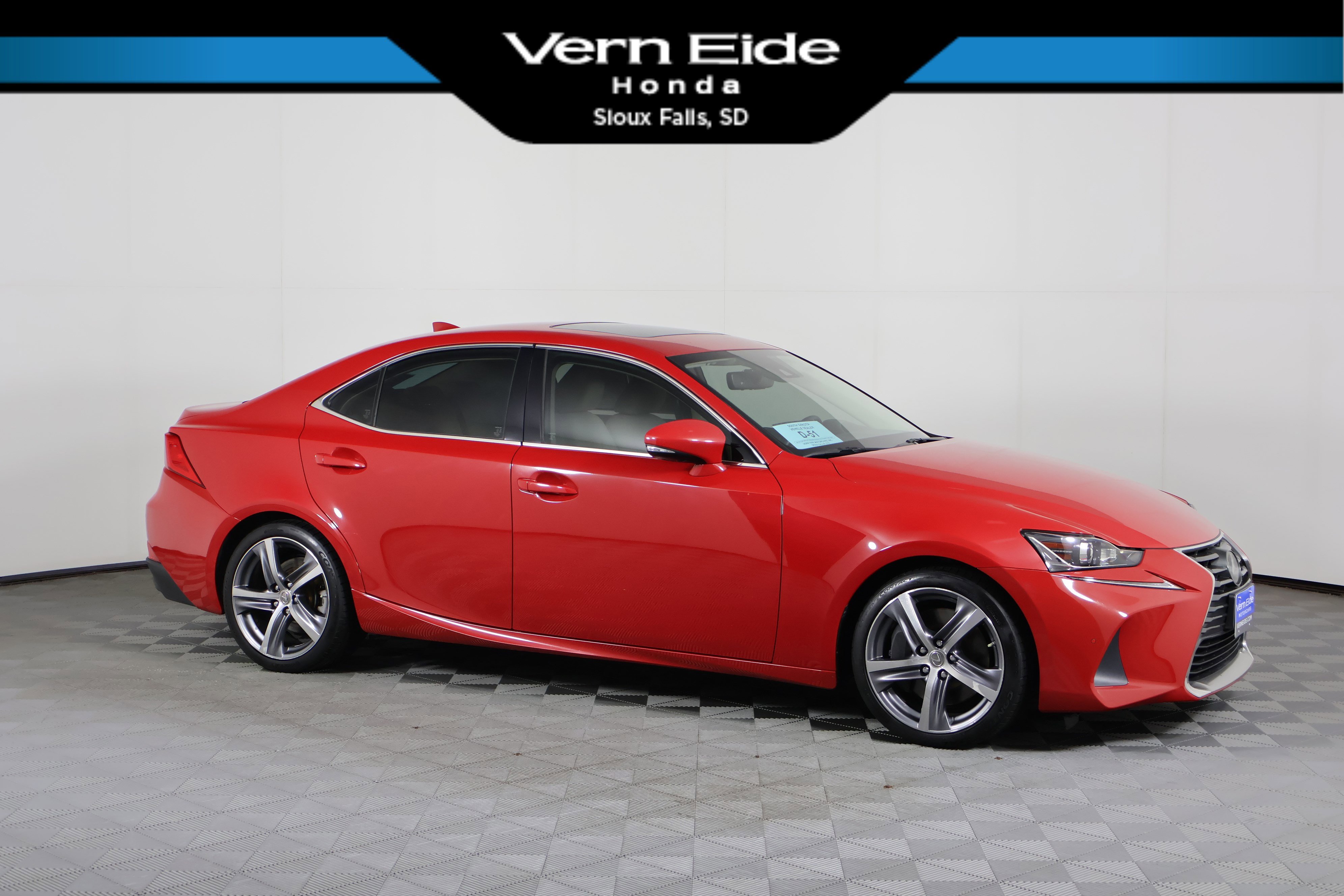 2019 Lexus IS 300's photo