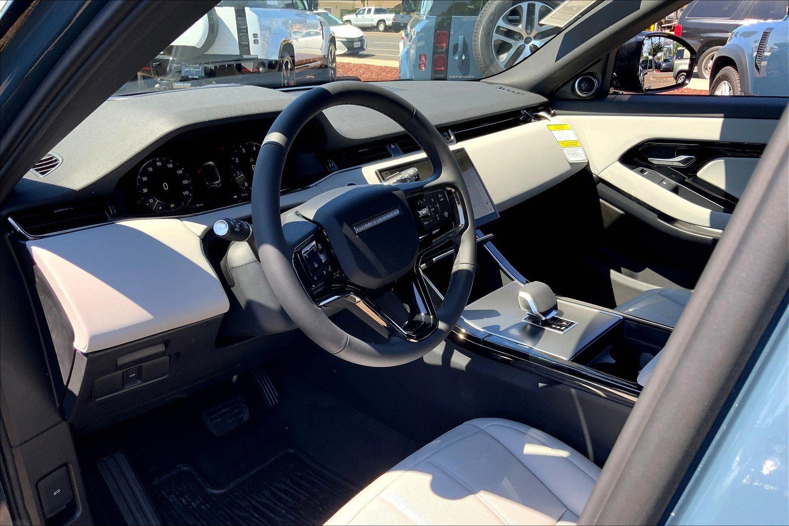 2026 Land Rover Range Rover Evoque S photo 8