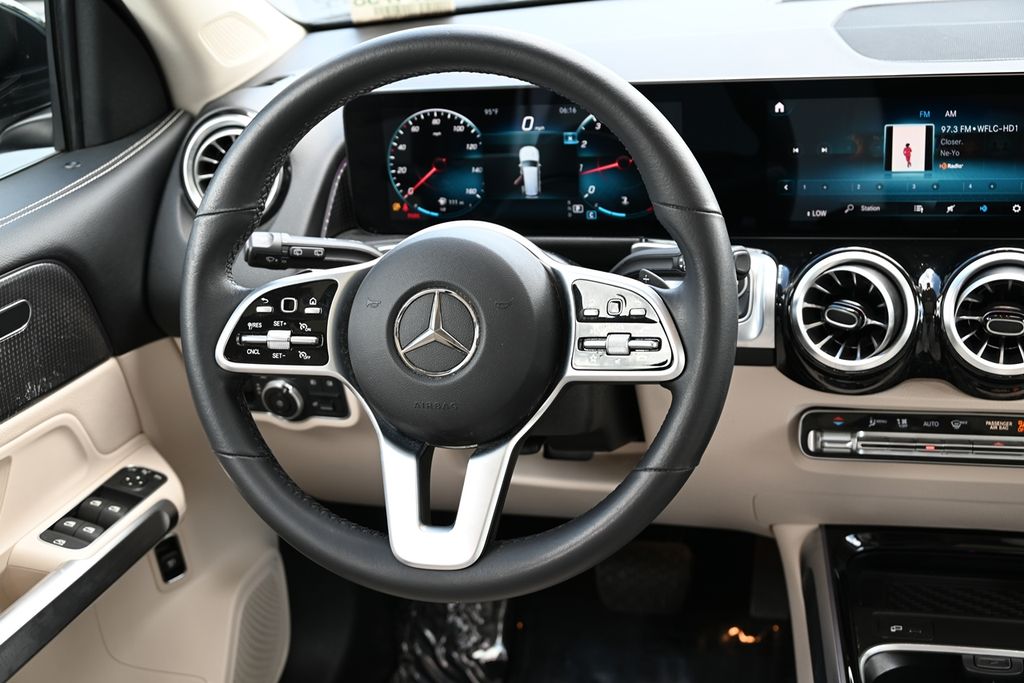 2022 Mercedes Benz GLB 250 photo 12