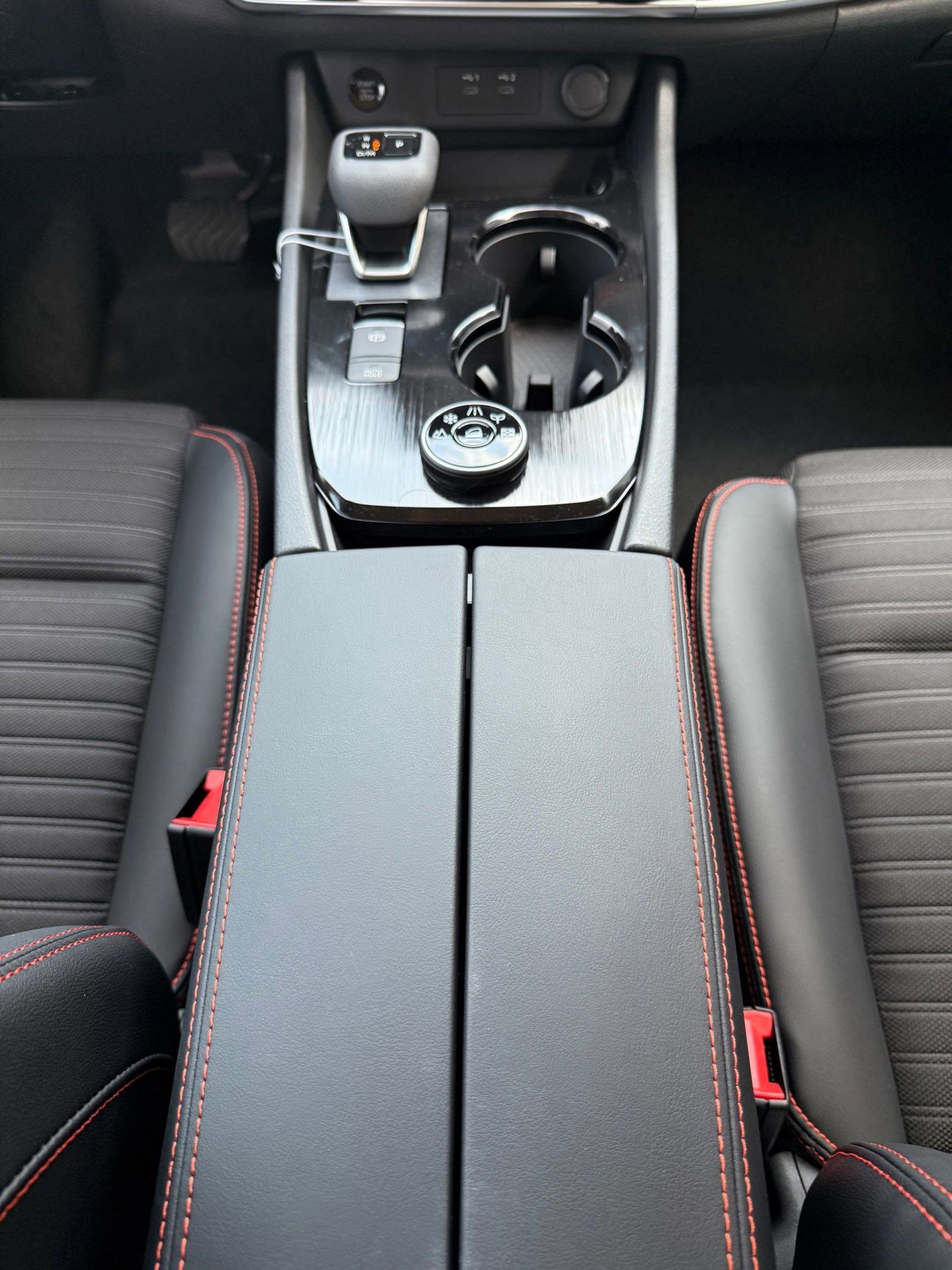 2026 Nissan Rogue SV photo 14