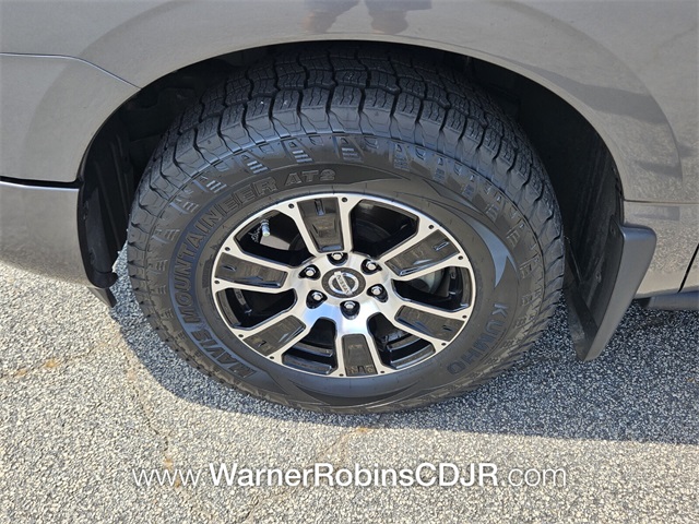 2021 Nissan Titan SV photo 16