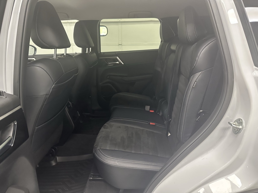 2024 Mitsubishi Outlander SE photo 13