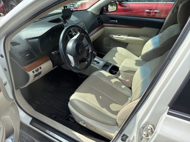 2014 Subaru Outback 2.5i Limited photo 3