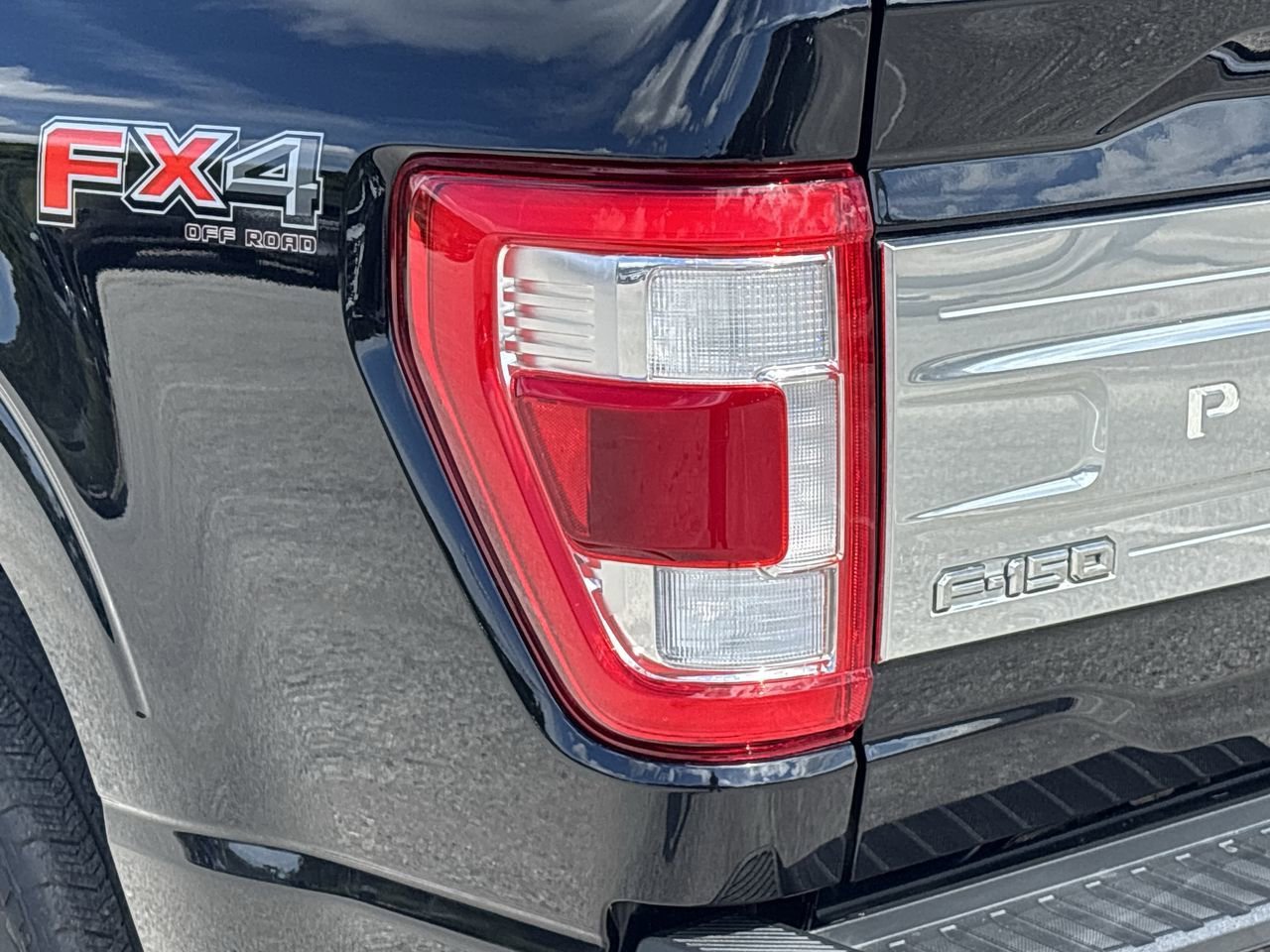 2023 Ford F-150 Platinum photo 6