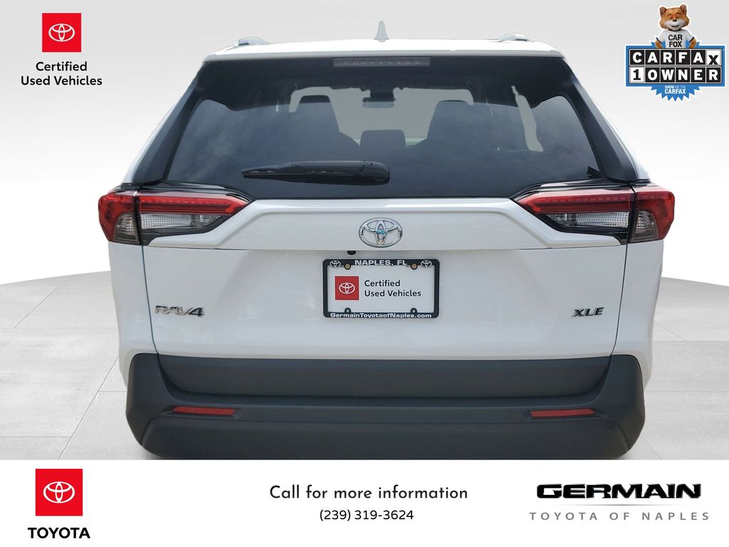 2024 Toyota RAV4 XLE photo 2