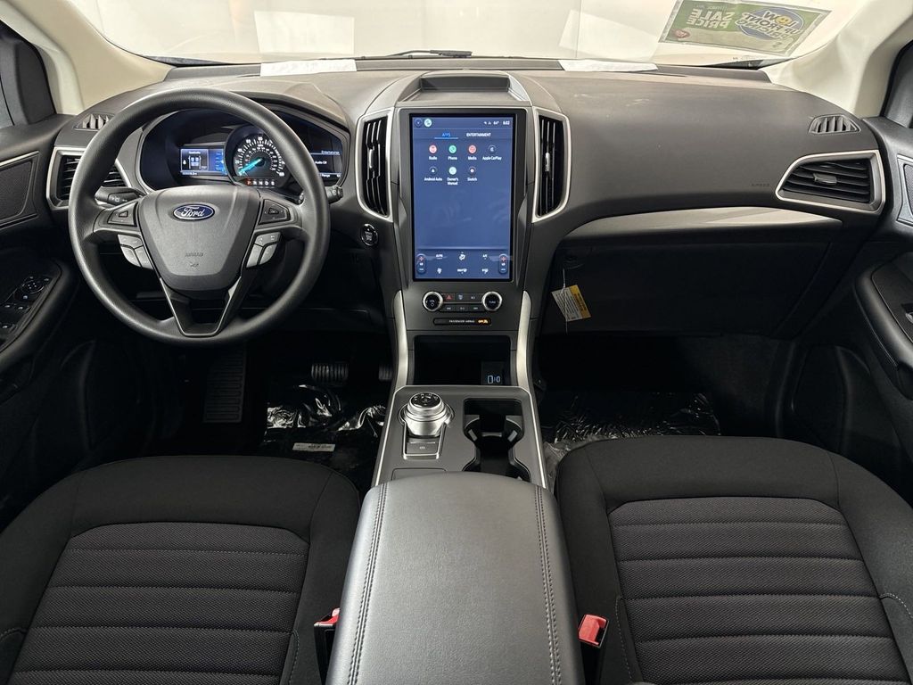 2024 Ford Edge SE photo 3