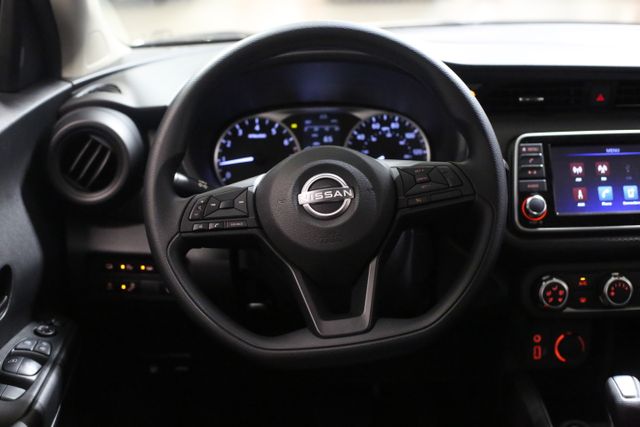 2025 Nissan Kicks Play S photo 18