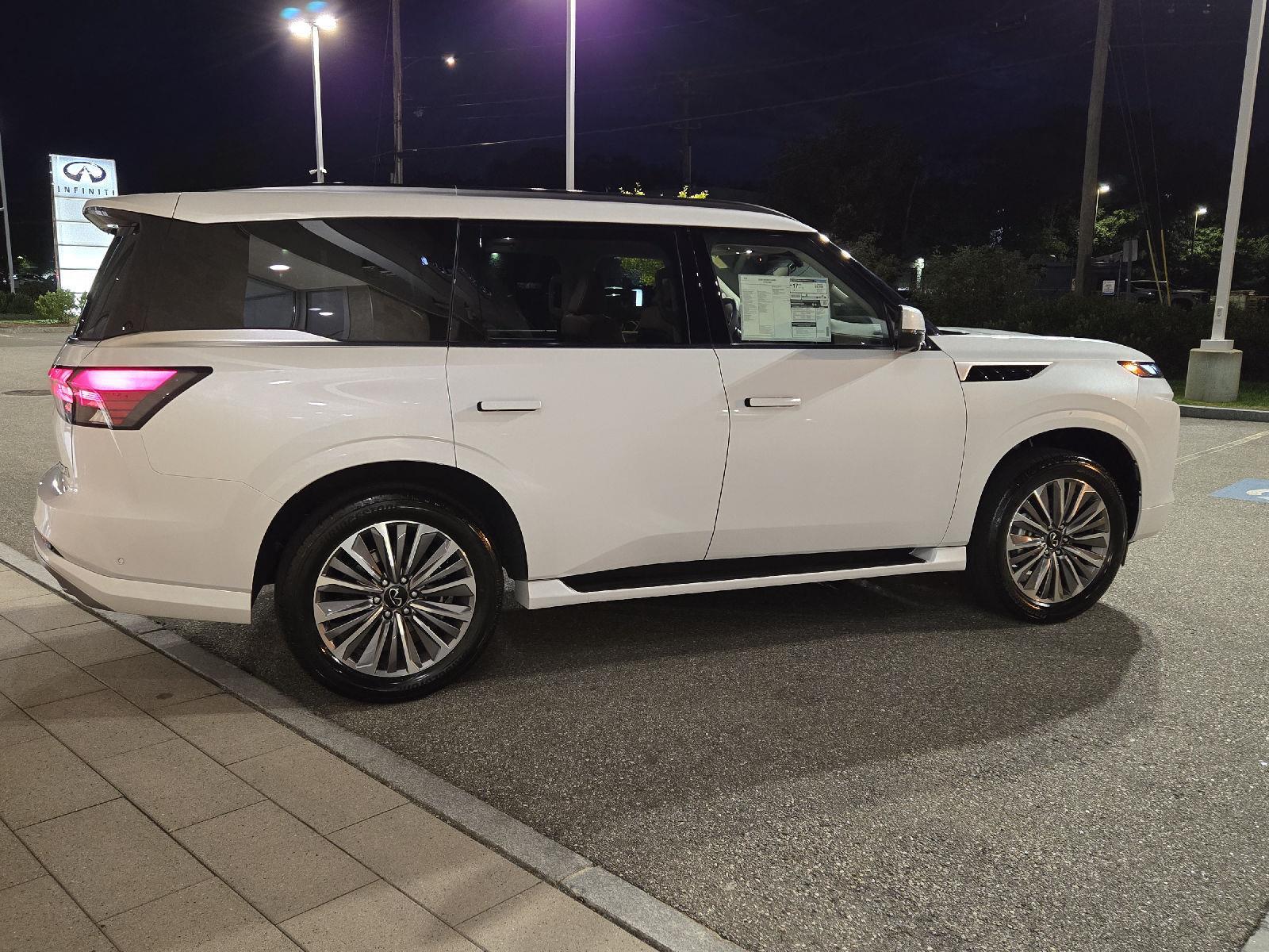 2026 Infiniti QX80 Luxe photo 13
