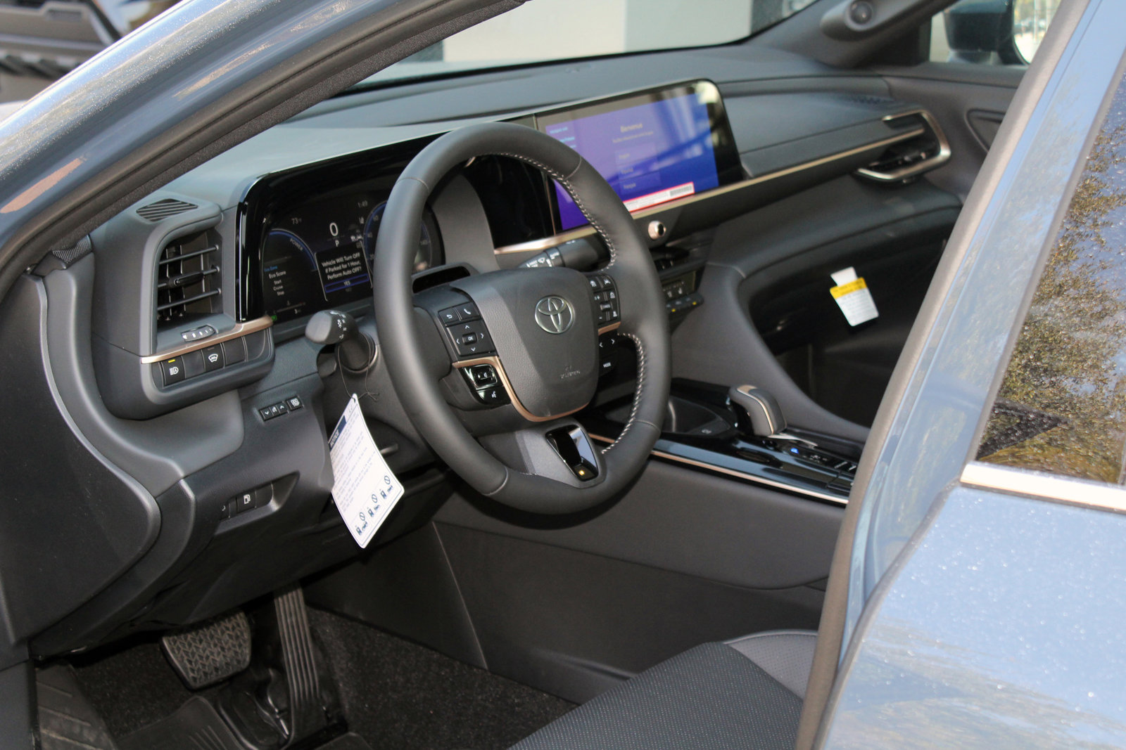 2024 Toyota Prius Prime XSE Premium photo 3
