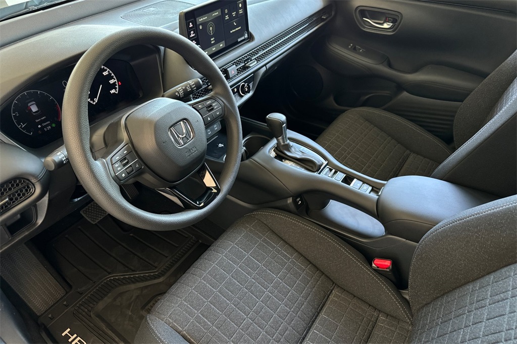 2026 Honda HR-V LX photo 8