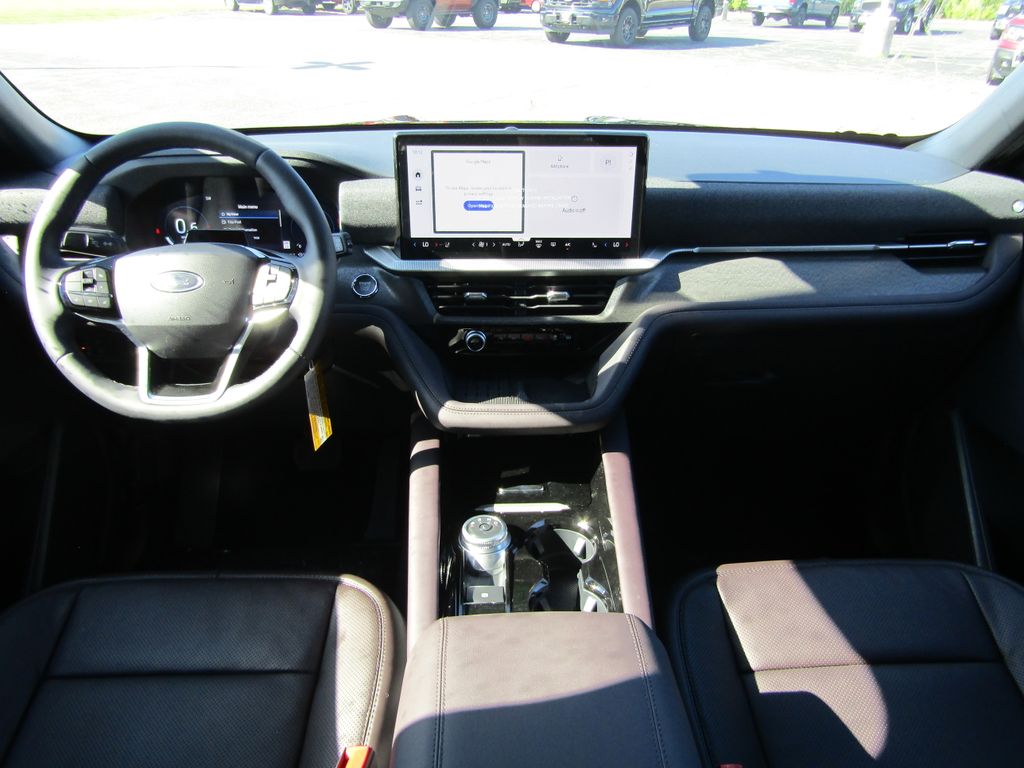 2025 Ford Explorer Platinum photo 16
