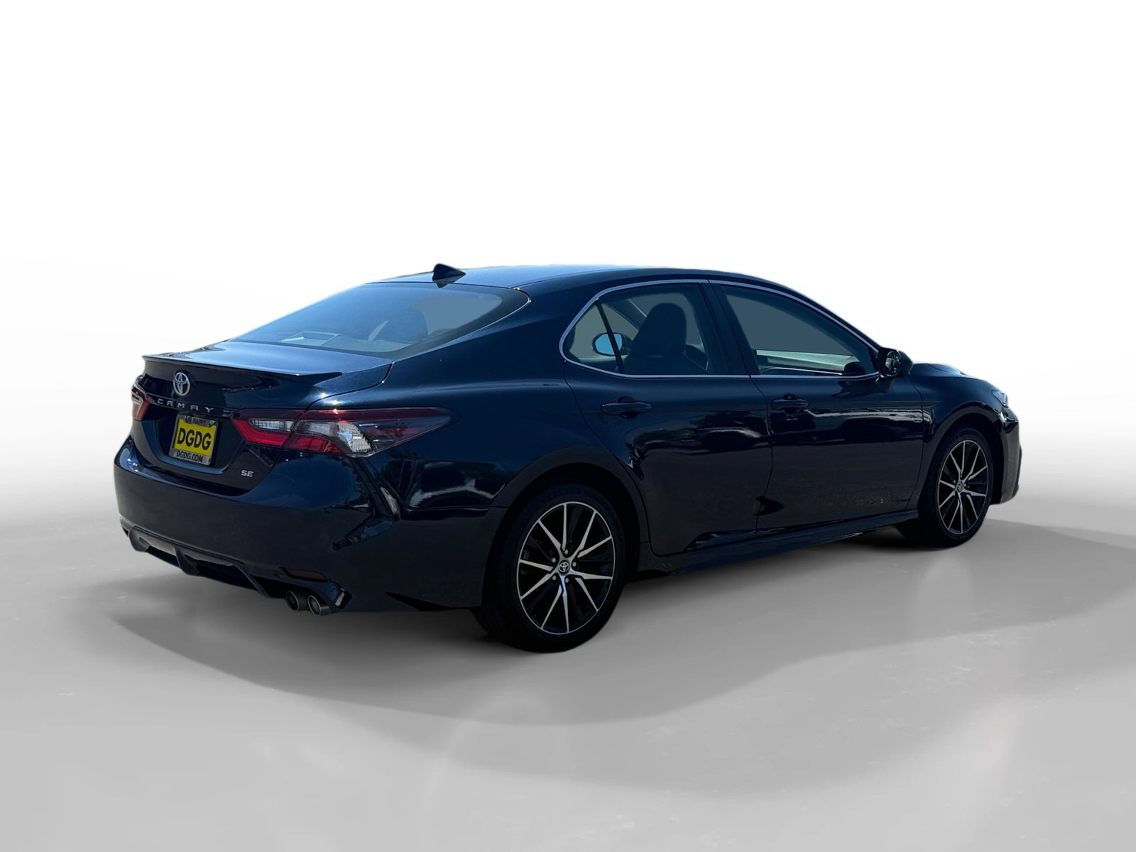 2021 Toyota Camry SE photo 5