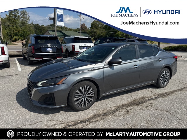 2023 Nissan Altima 2.5 SV photo 3