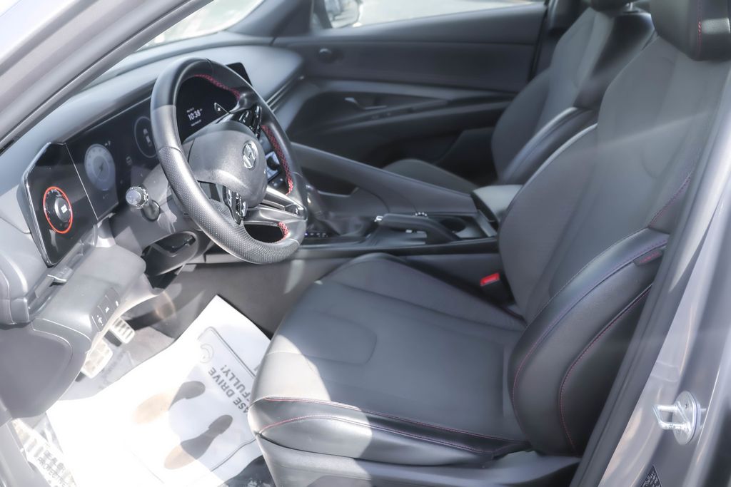 2023 Hyundai Elantra N Line photo 3