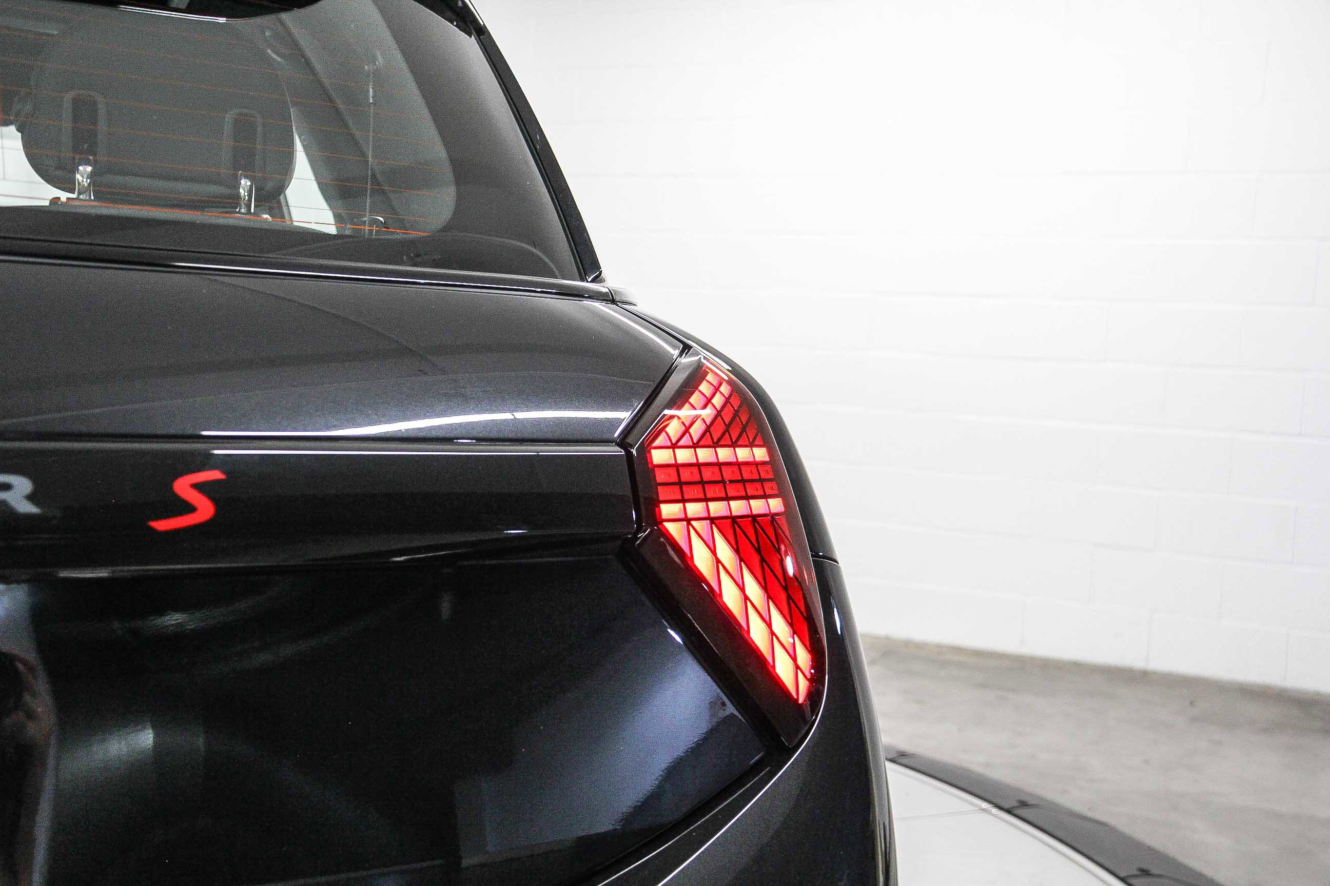2026 Mini Cooper Hardtop S 2 Door Iconic photo 7