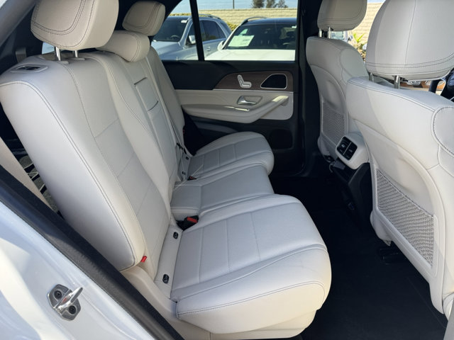 2025 Mercedes Benz GLE 350 4MATIC photo 4