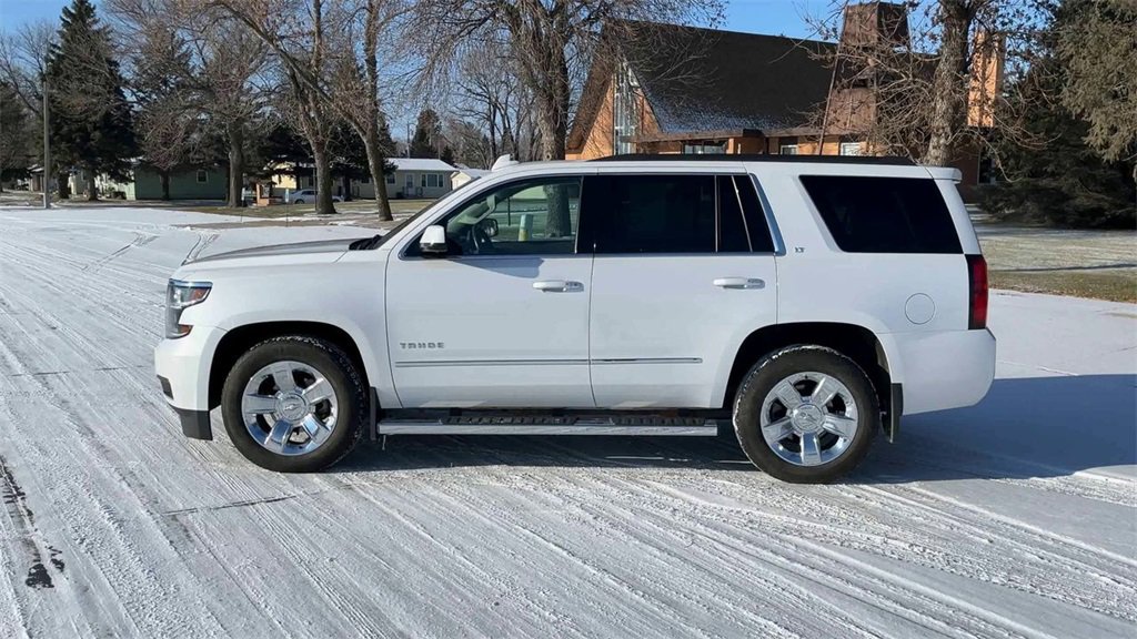 2016 Chevrolet Tahoe LT photo 4