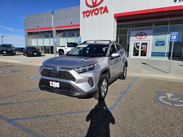 2024 Toyota RAV4 XLE's photo