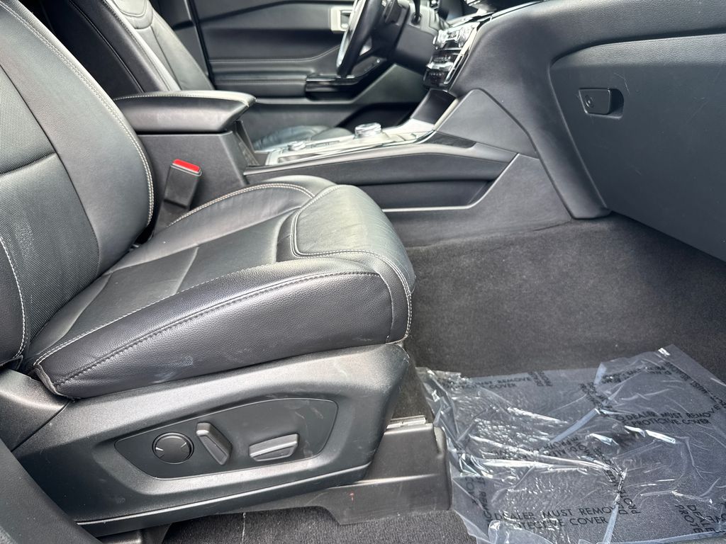 2021 Ford Explorer ST photo 11