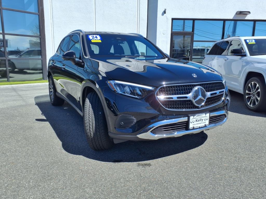 2024 Mercedes Benz GLC 300 4MATIC photo 3