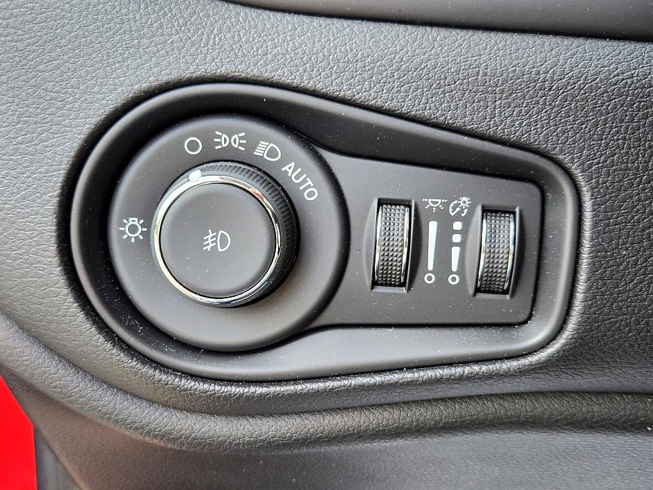 2020 Jeep Renegade Latitude photo 27