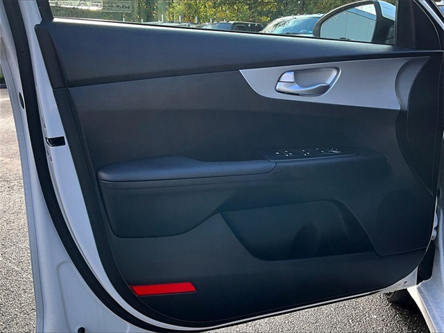 2023 Kia Forte LXS photo 18