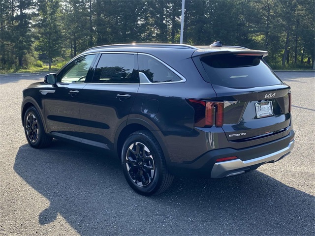 2025 Kia Sorento S photo 4