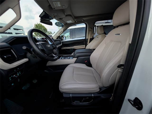 2024 Ford Expedition MAX Platinum photo 4