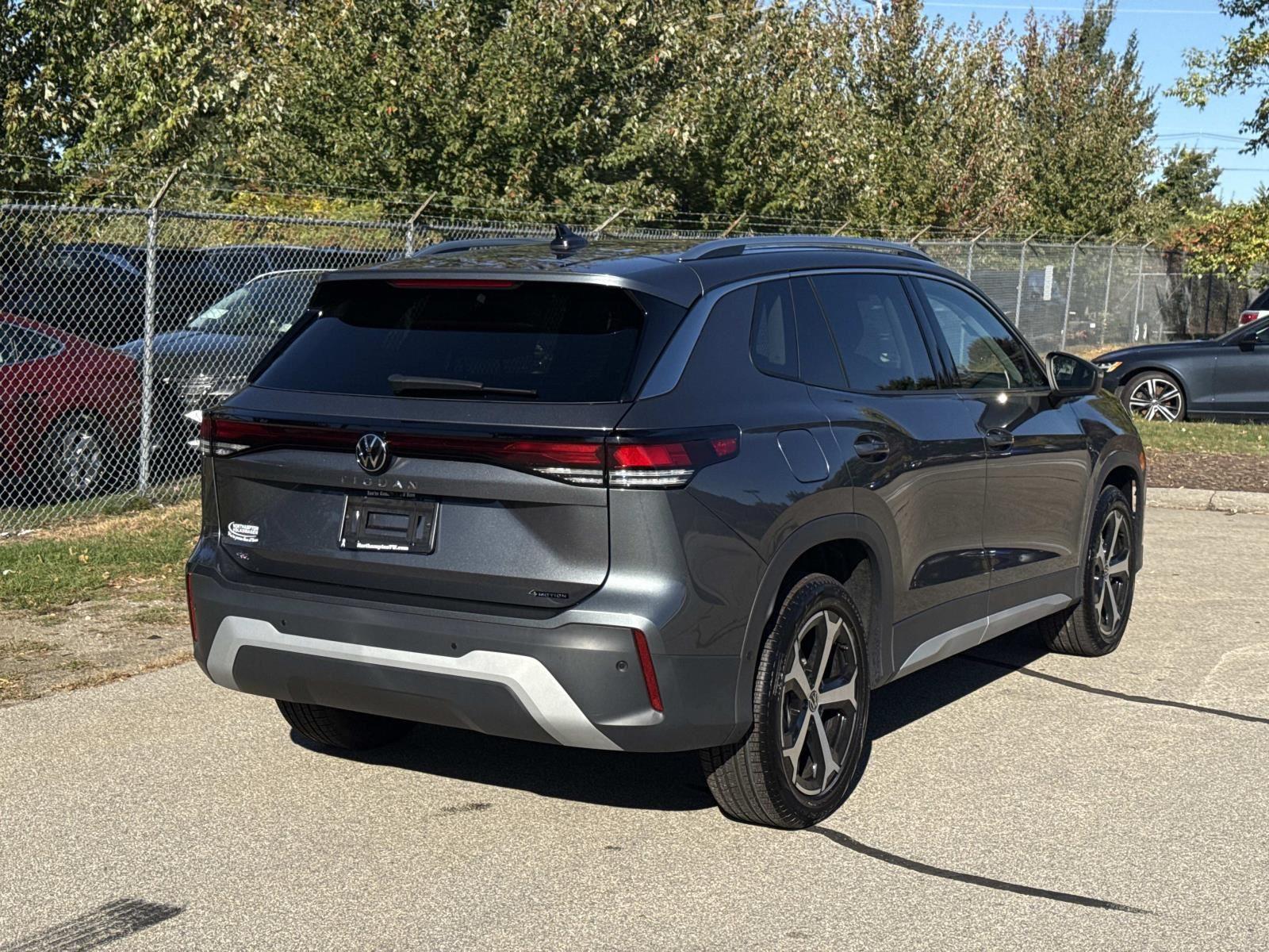 2025 Volkswagen Tiguan SE photo 4