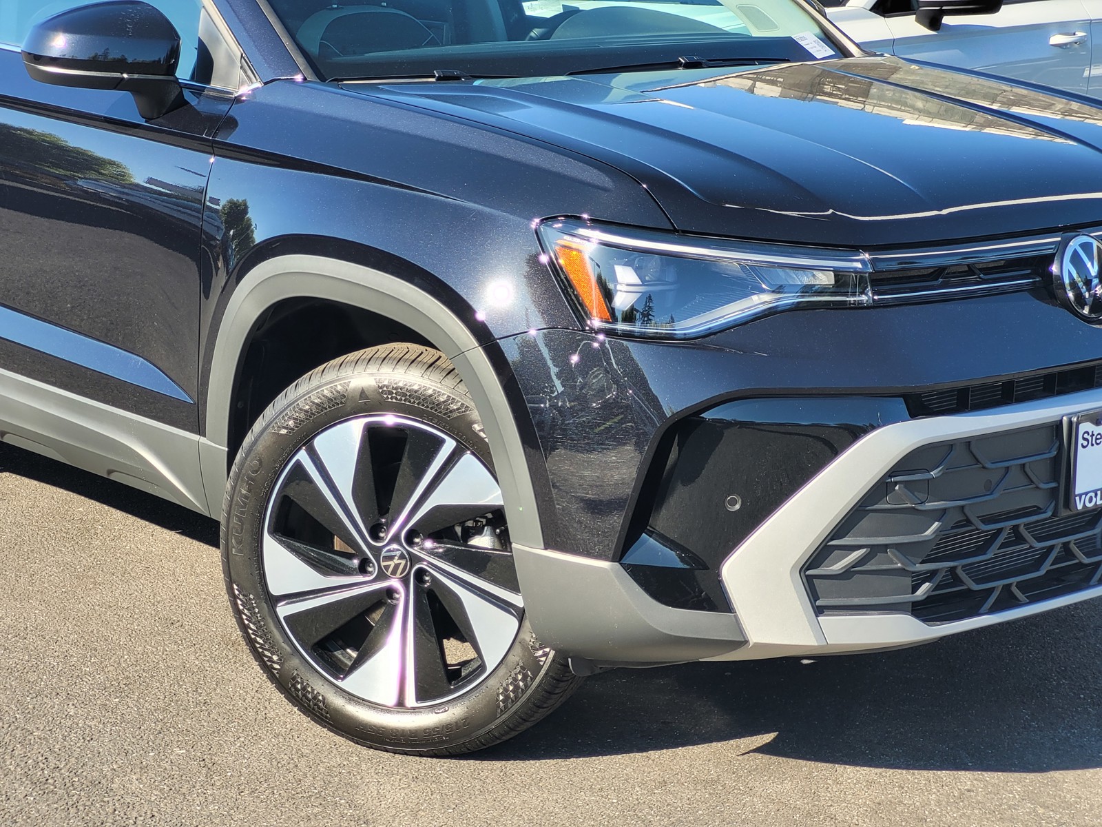 2025 Volkswagen Taos SE photo 3