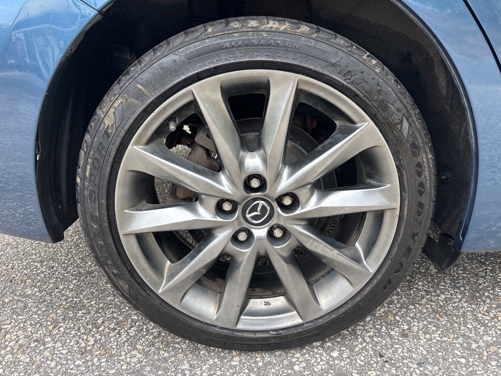 2018 Mazda Mazda3 Touring photo 3