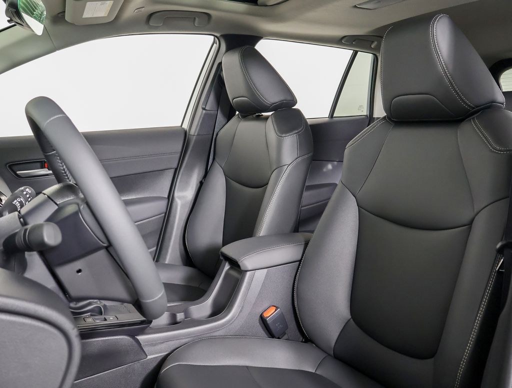 2026 Toyota Corolla Cross XLE photo 7