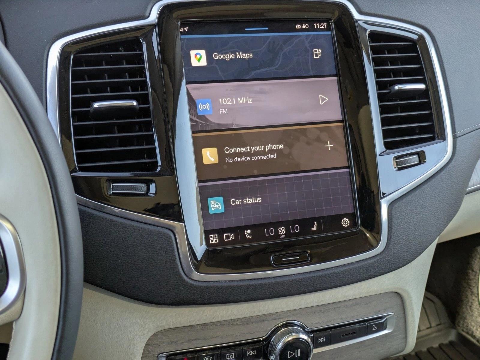2023 Volvo XC90 Recharge T8 Ultimate photo 11