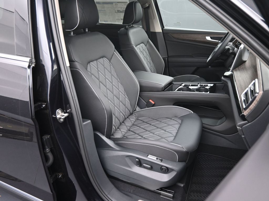 2025 Volkswagen Atlas SEL Premium R-Line photo 48