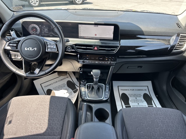 2024 Kia Seltos S photo 17