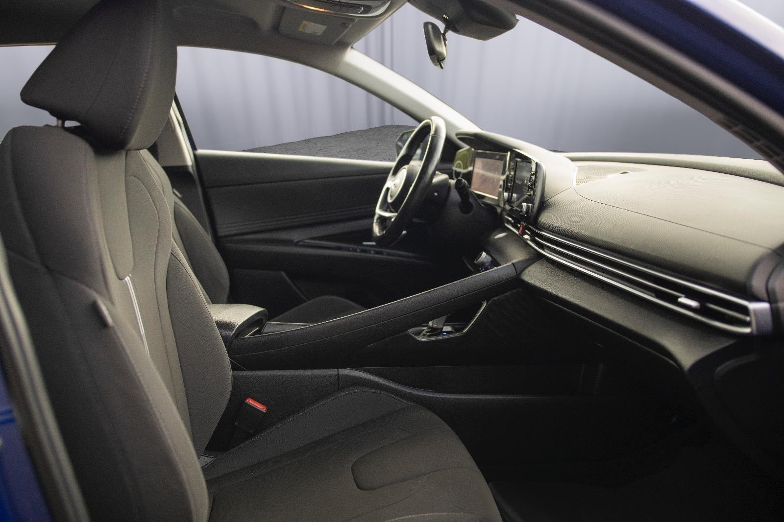 2021 Hyundai Elantra SEL photo 14