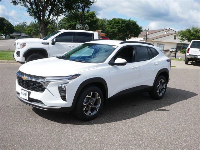 2025 Chevrolet Trax LT photo 3