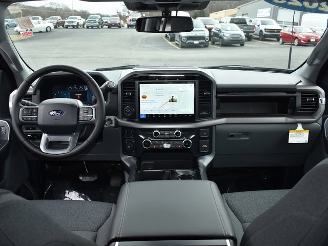 2025 Ford F-150 XLT photo 4