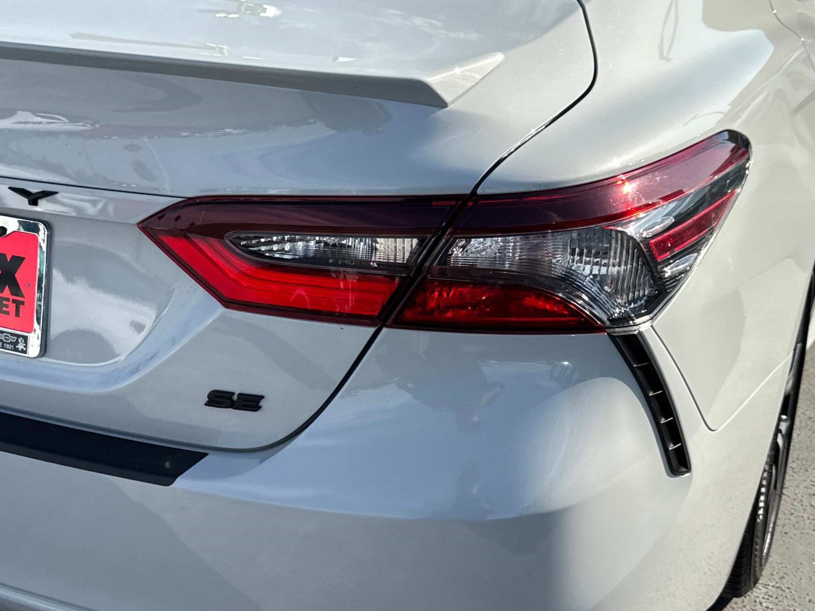 2022 Toyota Camry SE photo 5